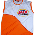 Regata laranja e branca personalizada com logo MIX FM.